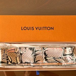 Louis Vuitton Monogram Band. Trunks R. Poudre Bandeau Silk Scarf. Like New.